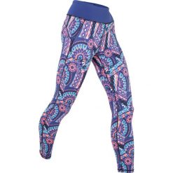 Legginsy sportowe ze stretchem, dł. 7/8, Level 1 bonprix szafirowy wzorzysty. Niebieskie spodnie damskie bonprix, w paski, na fitness i siłownię. Za 59,99 zł.