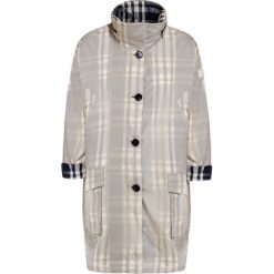 Płaszcz WOOLRICH PEONY. Brązowe kurtki damskie Woolrich, bez wzorów, z tkaniny. Za 1740,00 zł.
