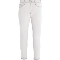 Jeansy damskie: Citizens of Humanity ROCKET Jeansy Slim fit alabaster