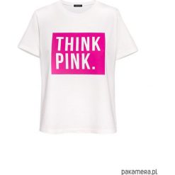 T-shirt THINK PINK biały. Różowe t-shirty damskie Pakamera, z napisami, z dzianiny, bez kołnierzyka. Za 160,00 zł.