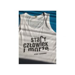 "Stary człowiek i morze". Białe t-shirty męskie marki Kurdemol, na lato, m, bez wzorów, retro, z dekoltem na plecach. Za 59,00 zł.