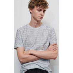 T-shirt ze strukturalnej dzianiny - Biały. Białe t-shirty męskie Reserved, s, bez wzorów, z dzianiny, bez kołnierzyka. Za 59,99 zł.