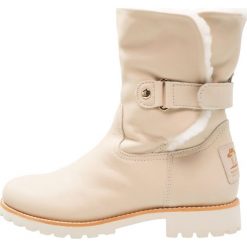 Panama Jack FELIA IGLOO TRAVELLING Botki offwhite. Białe botki damskie skórzane marki Panama Jack, bez zapięcia. Za 879,00 zł.