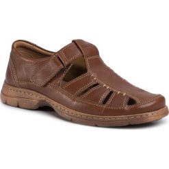Sandały GO SOFT - MI20-BONDY-02 Dark Brown. Pomarańczowe klapki męskie GO SOFT, ze skóry, bez zapięcia. Za 159,99 zł.