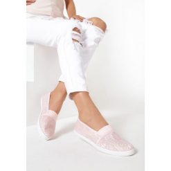 Różowe Koronkowe Tenisówki Intricacy. Różowe trampki i tenisówki damskie Born2be, bez wzorów, z koronki, bez zapięcia. W wyprzedaży za 29,99 zł.