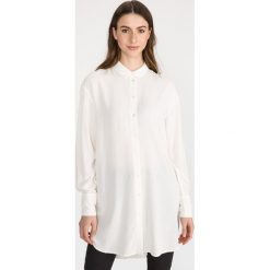 Vero Moda Mimmi Koszula Biały. Białe bluzki damskie Vero Moda, l, bez wzorów, z wiskozy, bez kołnierzyka, z długim rękawem. Za 163,95 zł.
