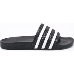 Adidas Originals - Klapki. Czarne kapcie męskie marki adidas Originals, z materiału. Za 149,90 zł.