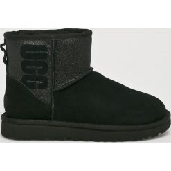 UGG - Śniegowce Classic Mini. Czarne śniegowce damskie marki Ugg, z wełny. W wyprzedaży za 699,90 zł.