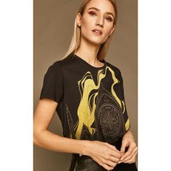 Medicine - T-shirt by Patrycja Podkościelny. Czarne bluzki damskie MEDICINE, s, z nadrukiem, z bawełny, z okrągłym kołnierzem. Za 59,90 zł.
