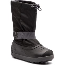 Śniegowce KAMIK - Jet NF4028 Black Charcoal. Czarne śniegowce chłopięce marki Kamik, bez zapięcia. W wyprzedaży za 179,00 zł.
