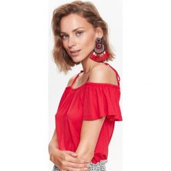 Bluzka bez rękawów luźna. Czerwone bluzki damskie Top Secret, bez wzorów, eleganckie, bez kołnierzyka, z krótkim rękawem. W wyprzedaży za 19,99 zł.