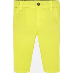 Mayoral - Spodnie dziecięce 68-98 cm. Żółte spodnie chłopięce Mayoral, bez wzorów, z elastanu. W wyprzedaży za 49,90 zł.