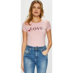 Only - Top. Różowe topy damskie marki ONLY, s, z nadrukiem, z bawełny, z okrągłym kołnierzem. Za 39,90 zł.