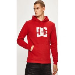 DC - Bluza. Czerwone bluzy męskie DC, s, z nadrukiem, z bawełny, z kapturem, bez rękawów, z kapturem. W wyprzedaży za 199,90 zł.
