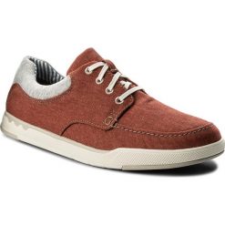 Półbuty CLARKS - Step Isle Lace 261327677 Rust Canvas. Pomarańczowe półbuty męskie marki Clarks, na co dzień, bez wzorów, z tworzywa sztucznego, bez zapięcia. W wyprzedaży za 199,00 zł.