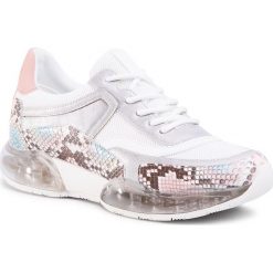 Sneakersy DKNY - Blake K1033192 Wht/Blsh Wiu. Białe półbuty damskie DKNY, na co dzień, bez wzorów, ze skóry ekologicznej, bez obcasa, na płaskiej podeszwie, bez zapięcia. W wyprzedaży za 409,00 zł.