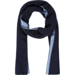 Johnstons Cashmere REVERSIBLE SCARF Szal navy jeans. Niebieskie szaliki damskie marki Johnstons Cashmere, z jeansu. W wyprzedaży za 433,95 zł.