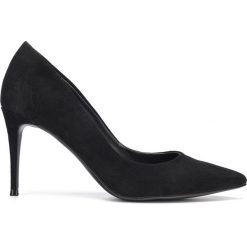 Steve Madden Lillie Czółenka Czarny. Czarne czółenka damskie Steve Madden, bez wzorów, ze skóry, bez obcasa. Za 395,95 zł.