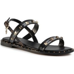 Sandały GUESS - Ofelia FL6OFE ELE03 BLACK. Czarne klapki damskie Guess, z aplikacjami, ze skóry ekologicznej, bez obcasa, na obcasie. W wyprzedaży za 419,00 zł.