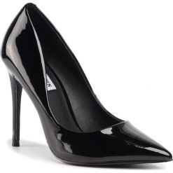 Szpilki STEVE MADDEN - Daisie SM11000040-02001-018 Black Patent. Czarne półbuty damskie Steve Madden, bez wzorów, ze skóry ekologicznej, bez obcasa, na obcasie, bez zapięcia. W wyprzedaży za 339,00 zł.