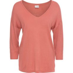 Sweter bonprix dymny brzoskwiniowy. Różowe swetry damskie bonprix, bez wzorów, bez rękawów, bez kaptura. Za 74,99 zł.