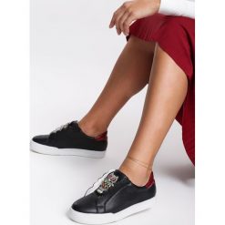 Czarne Sneakersy Place In Paradise. Czarne sneakersy damskie Renee. Za 59,99 zł.