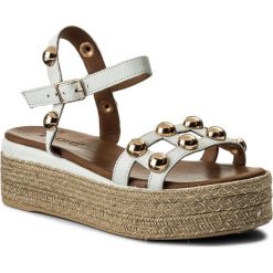 Espadryle INUOVO - 8914 White. Białe espadryle damskie marki Inuovo, z aplikacjami, ze skóry, bez obcasa. W wyprzedaży za 199,00 zł.