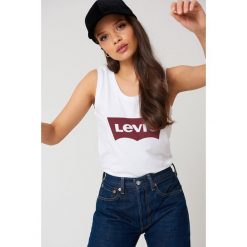 Levi's Top Muscle Tank - White. Białe topy damskie marki Levi's®, s, z nadrukiem, z klasycznym kołnierzykiem. Za 80,95 zł.