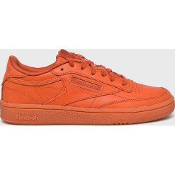 Reebok Classic - Buty Club C 85. Pomarańczowe buty sportowe damskie Reebok Classic, bez wzorów, ze skóry, sportowe, reebok classic. W wyprzedaży za 239,90 zł.