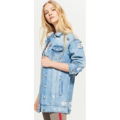 Kurtka jeansowa oversize - Niebieski. Niebieskie kurtki damskie jeansowe Cropp, l. Za 149,99 zł.
