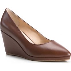 Buty damskie 84-D-900-5. Brązowe koturny damskie marki Wittchen, bez obcasa, na koturnie, bez zapięcia. Za 199,00 zł.