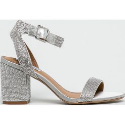 Steve Madden - Sandały Malia. Szare sandały damskie Steve Madden, bez wzorów, z materiału, z okrągłym noskiem, bez obcasa, na obcasie, na klamry. Za 379,90 zł.