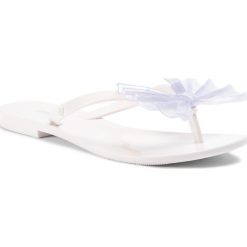 Japonki MELISSA - Harmonic Bow VI Ad 32445 White 53391. Białe klapki damskie Melissa, bez wzorów, z tworzywa sztucznego, bez obcasa, na obcasie. Za 199,00 zł.