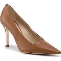Szpilki FURLA - Decollete 1049628 S YC44 100 Caramello f. Pomarańczowe półbuty damskie Furla, bez wzorów, ze skóry ekologicznej, bez obcasa, na obcasie, bez zapięcia. W wyprzedaży za 539,00 zł.