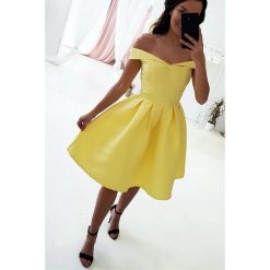 Sukienka KANIRA YELLOW. Żółte sukienki damskie Sukienka KANIRA YELLOW, s, bez wzorów, bez kołnierzyka, bez rękawów. W wyprzedaży za 109,00 zł.