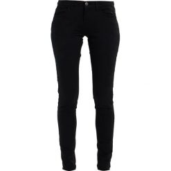 Q/S designed by Jeans Skinny Fit black. Czarne jeansy damskie relaxed fit marki Q/S designed by. W wyprzedaży za 141,75 zł.