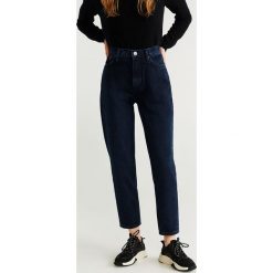 Mango - Jeansy Mom80. Niebieskie jeansy damskie Mango, bez wzorów, z bawełny, z podwyższonym stanem. W wyprzedaży za 69,90 zł.