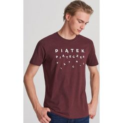 T-shirt basic - Bordowy. Czerwone t-shirty męskie Reserved, xl, bez wzorów, bez kołnierzyka. Za 29,99 zł.