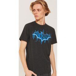 Koszulka piżamowa Batman - Szary. Szare piżamy męskie marki House, s, z motywem z bajki. W wyprzedaży za 39,99 zł.