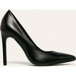Calvin Klein - Szpilki skórzane. Czarne szpilki Calvin Klein, bez wzorów, ze skóry, bez obcasa, na obcasie, bez zapięcia. Za 599,90 zł.