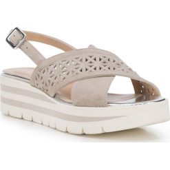 Buty damskie. Szare klapki damskie Wittchen, bez wzorów, ze skóry, bez obcasa. W wyprzedaży za 299,90 zł.