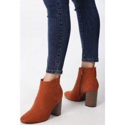 Camelowe Botki Wavelength. Brązowe botki damskie Born2be, bez obcasa, na obcasie, bez zapięcia. Za 139,99 zł.