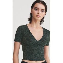 Brokatowa bluzka - Wielobarwny. Bluzki damskie Reserved, s, bez wzorów, bez kołnierzyka, bez rękawów. W wyprzedaży za 19,99 zł.