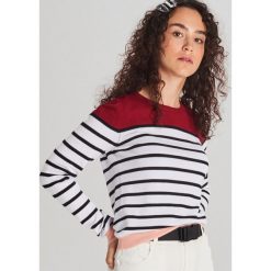 Cienki sweter w paski - Bordowy. Czerwone swetry damskie Cropp, s, w paski, bez rękawów, bez kaptura. Za 59,99 zł.