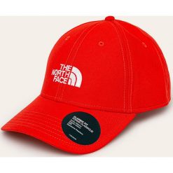 The North Face - Czapka. Czerwone czapki męskie The North Face, bez wzorów, z bawełny. W wyprzedaży za 79,90 zł.