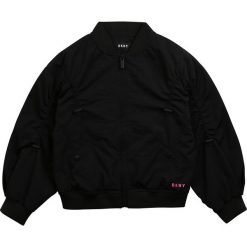 Dkny - Kurtka bomber dziecięca 152-158 cm. Czarne kurtki dziewczęce DKNY, bez wzorów, z poliesteru, krótkie, bez kaptura. W wyprzedaży za 359,90 zł.