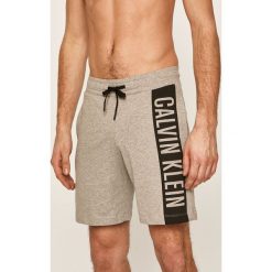 Calvin Klein - Szorty. Szare spodenki i szorty męskie Calvin Klein, s, z nadrukiem, z bawełny, casualowe. Za 199,90 zł.