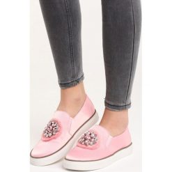 Różowe Slip On Friendly War. Czerwone trampki damskie slip on Born2be, z materiału. Za 59,99 zł.