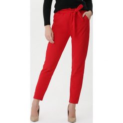 Czerwone Spodnie Georgina. Czerwone spodnie damskie Born2be, xl, bez wzorów, z tkaniny, eleganckie, długie. Za 59,99 zł.