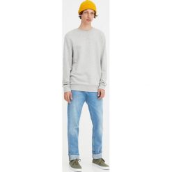 Bluza basic z okrągłym dekoltem. Szare bluzy męskie rozpinane marki Pull&Bear, m. Za 34,90 zł.